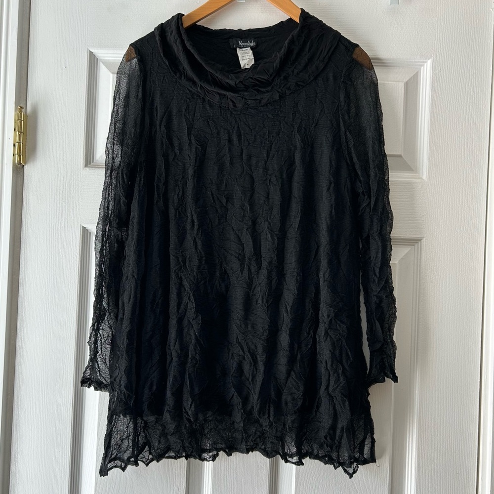 Versatile Black Crinkle Blouse